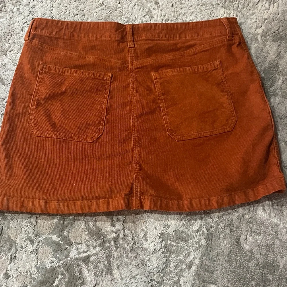 Old Navy Rust Corduroy Mini Skirt. 
Size 16. - Picture 5 of 10